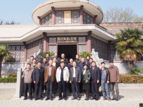 时临清明  祭扫陶墓